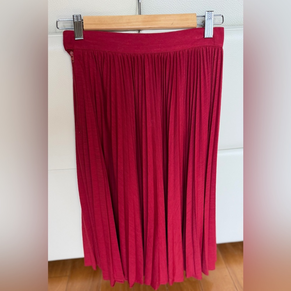 Agapi Paris Vintage Women's Pleated Midi Skirt in Burnt Red Size 0 (38 vintage)